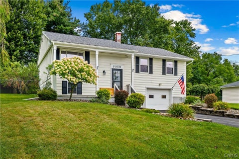 Homes For Sale - 4 Glendridge Road<br/> Whitestown, NY 13492
