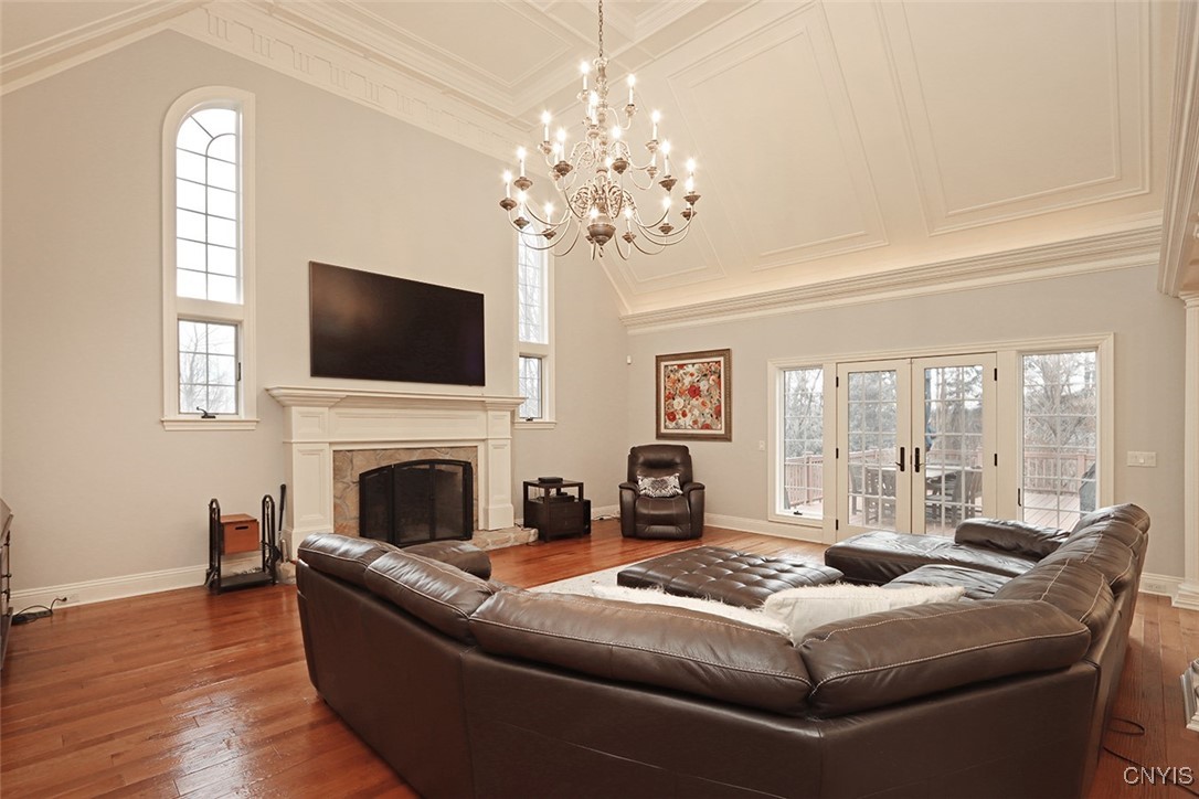 811 Knighthood Circle, Manlius, New York image 5
