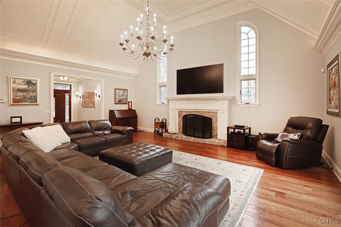 811 Knighthood Circle, Manlius, New York image 4