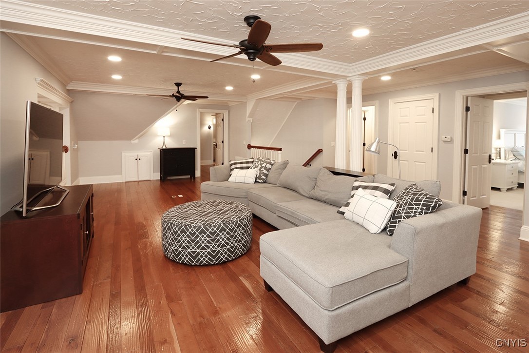 811 Knighthood Circle, Manlius, New York image 31