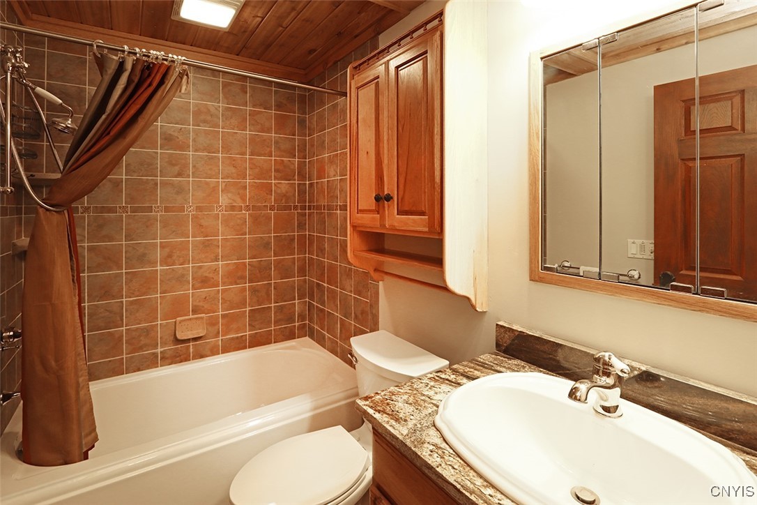 811 Knighthood Circle, Manlius, New York image 41