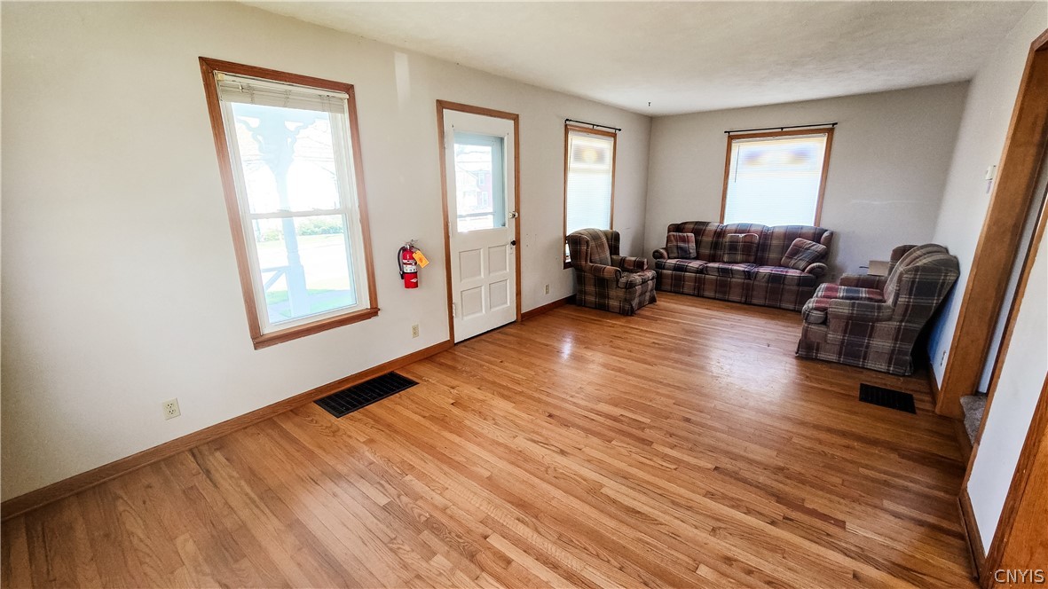 697 N Main Street 697