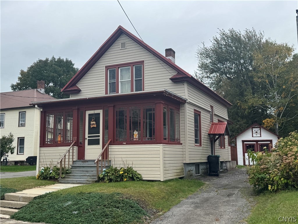 22 E Spofford Avenue