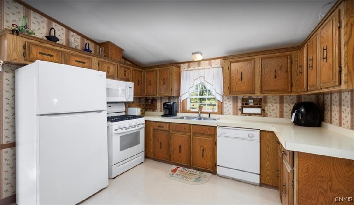 11 Perch Pond Road, Forestport, New York image 24