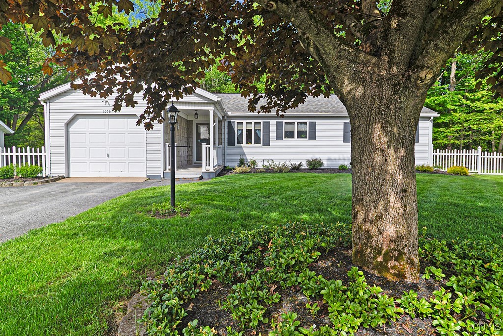 8998 Lakeview Dr