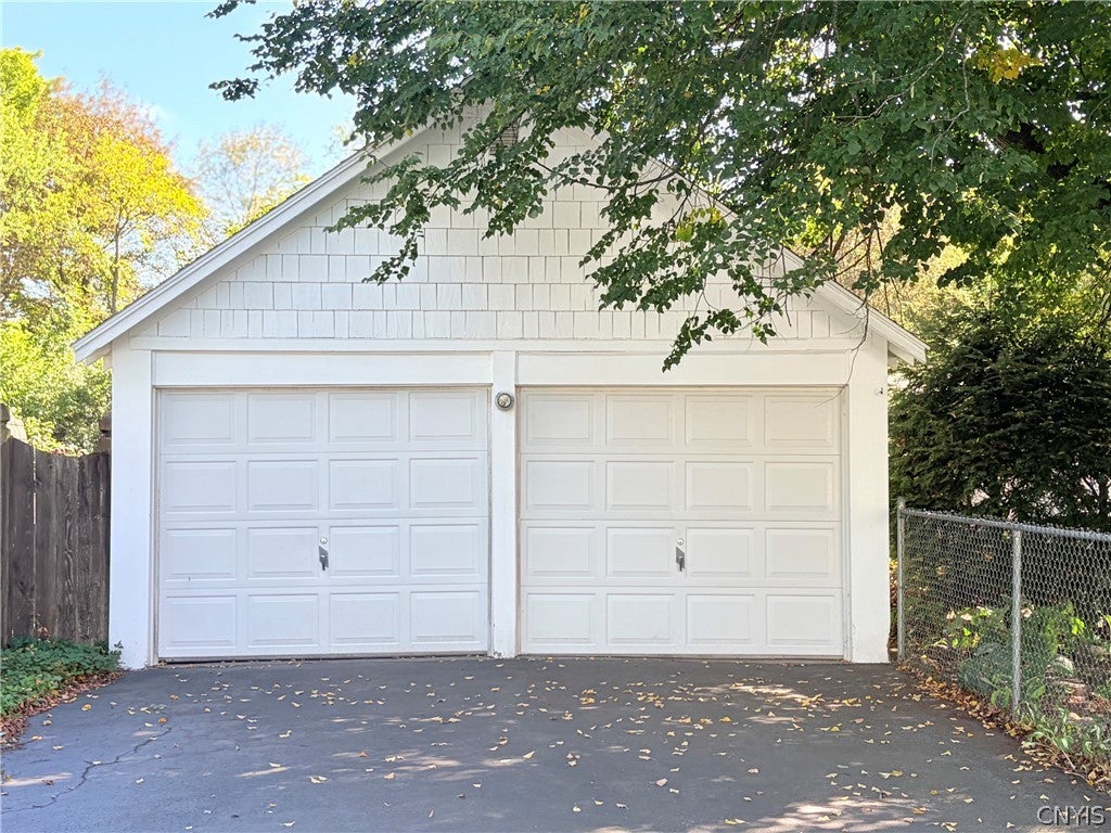 120 Lyon Place