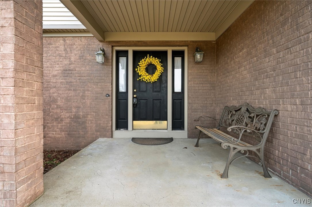 102 Briarwood Court, New Hartford, New York image 6