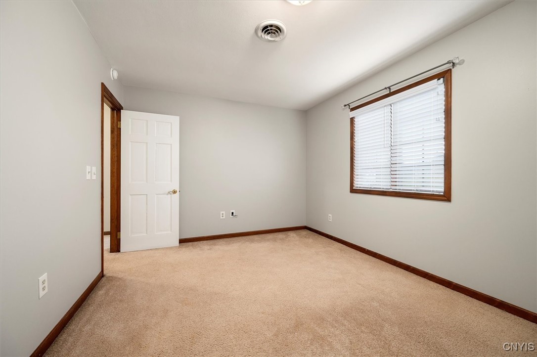 102 Briarwood Court, New Hartford, New York image 33