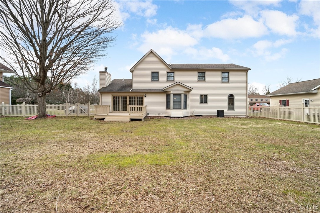 102 Briarwood Court, New Hartford, New York image 3