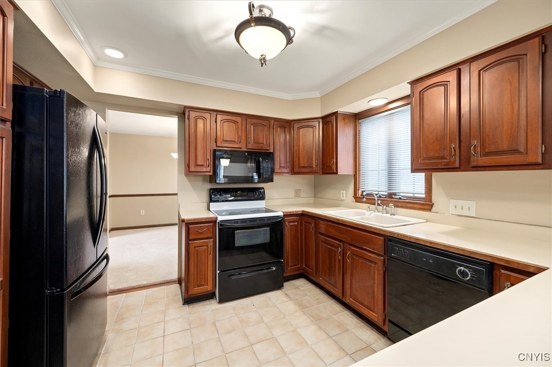 102 Briarwood Court, New Hartford, New York image 19