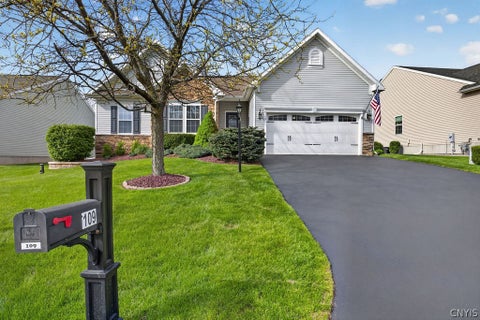 Homes For Sale - 109 Shire Way Way<br/> Onondaga County, Camillus, NY 13031