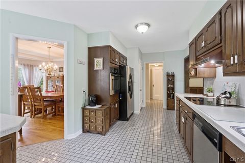 Tiny photo for 8 Lyndon Road, DeWitt, NY 13066 (MLS # S1682481)
