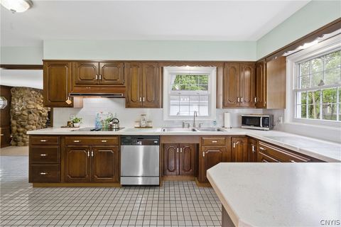 Tiny photo for 8 Lyndon Road, DeWitt, NY 13066 (MLS # S1682481)