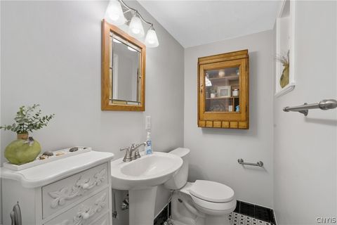 Tiny photo for 8 Lyndon Road, DeWitt, NY 13066 (MLS # S1682481)
