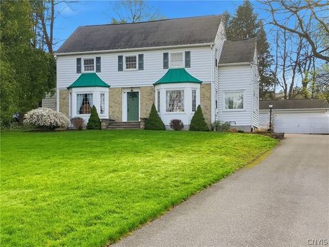 Photo of 8 Lyndon Road, DeWitt, NY 13066 (MLS # S1682481)