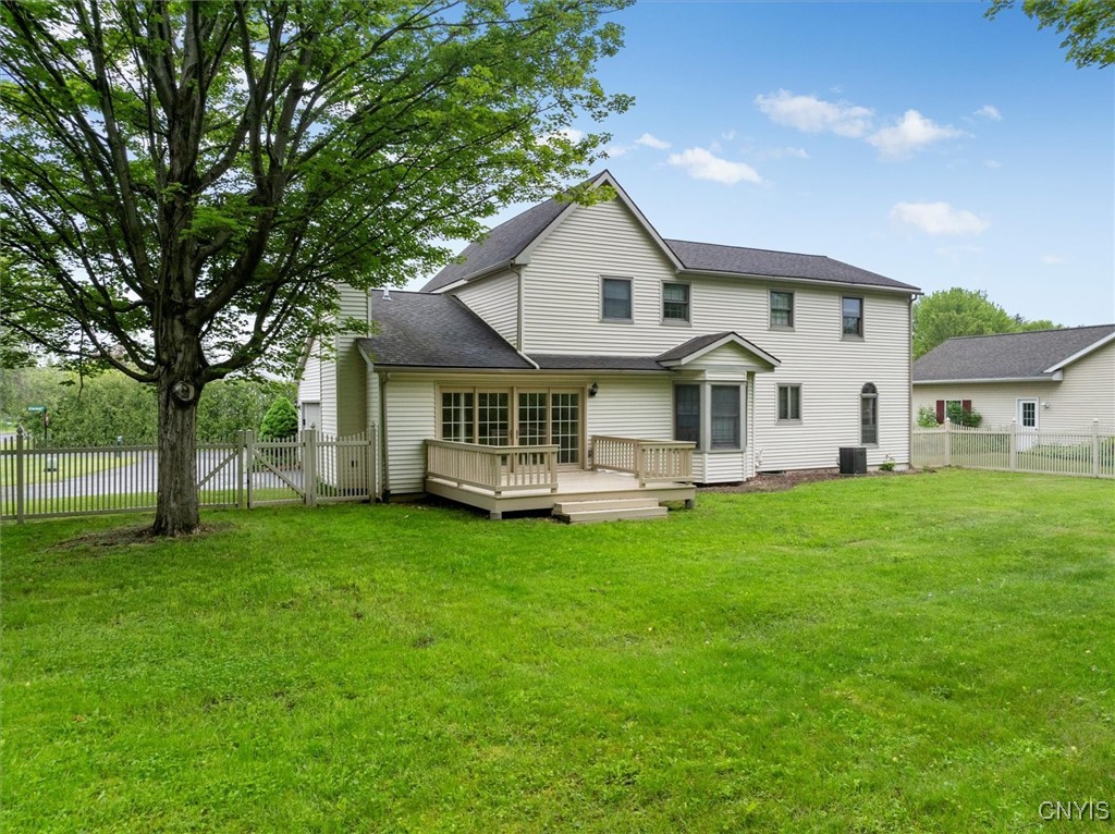 102 Briarwood Court, New Hartford, New York image 7