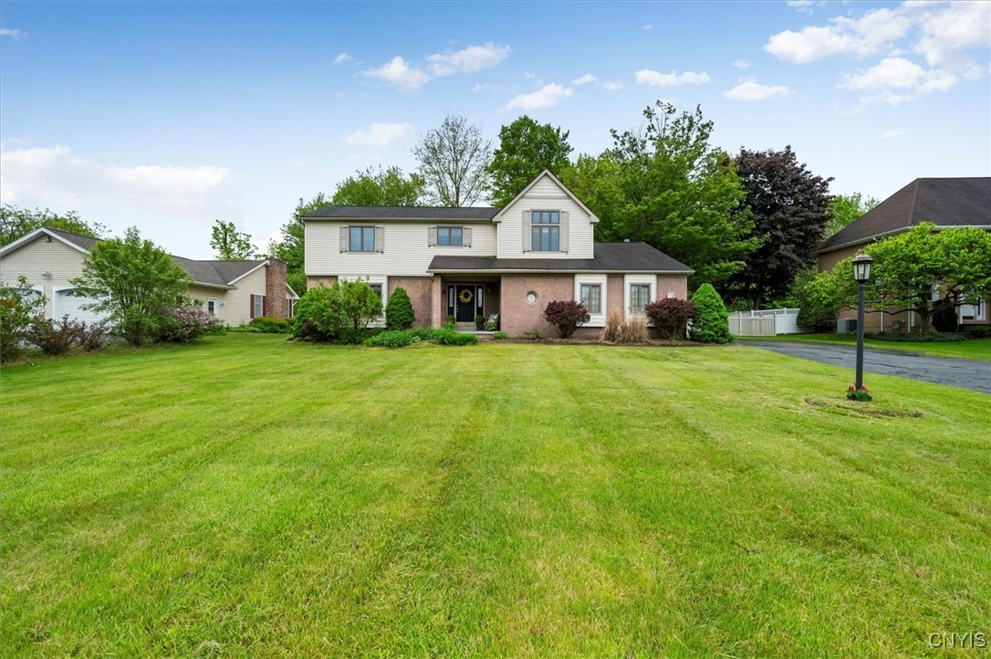 102 Briarwood Court, New Hartford, New York image 2