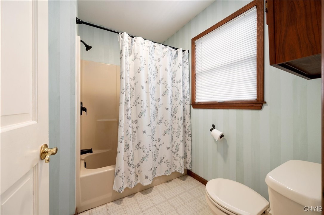 102 Briarwood Court, New Hartford, New York image 32