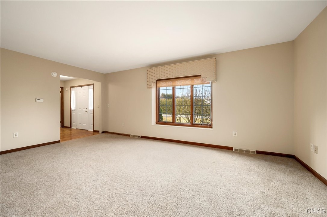 102 Briarwood Court, New Hartford, New York image 13