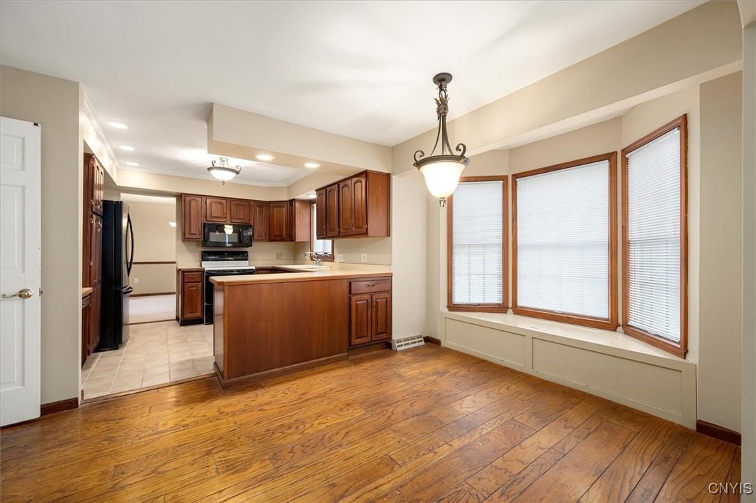 102 Briarwood Court, New Hartford, New York image 21