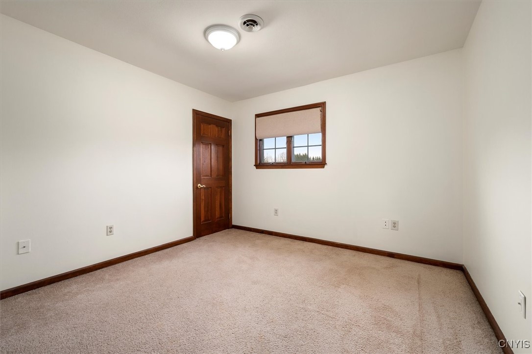 102 Briarwood Court, New Hartford, New York image 40