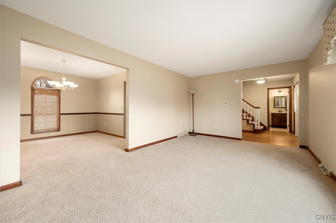 102 Briarwood Court, New Hartford, New York image 12