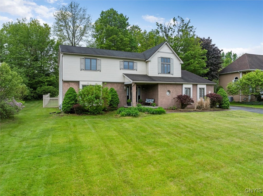 102 Briarwood Court, New Hartford, New York image 3