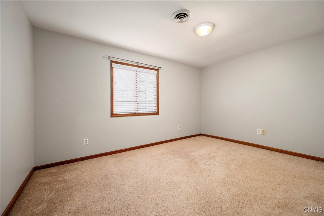 102 Briarwood Court, New Hartford, New York image 35