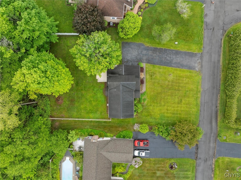 102 Briarwood Court, New Hartford, New York image 48
