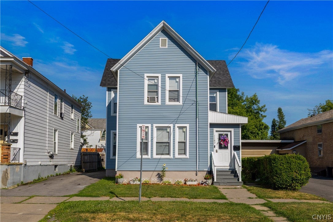 1182 Kossuth Avenue