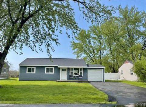 Homes For Sale - 7895 Pegler Boulevard<br/> Cicero, NY 13030