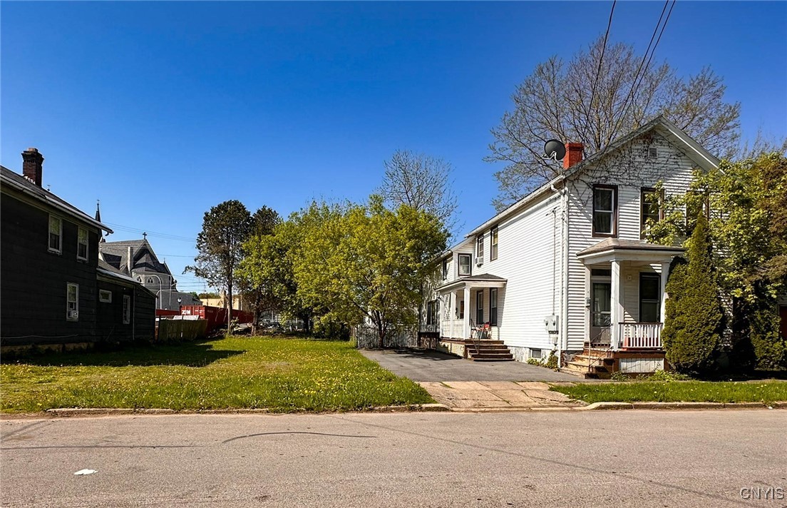 711 Stevens Street