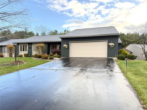 Photo of 116 Spyglass Lane Ln, Manlius, NY 13066 (MLS # S1657530)