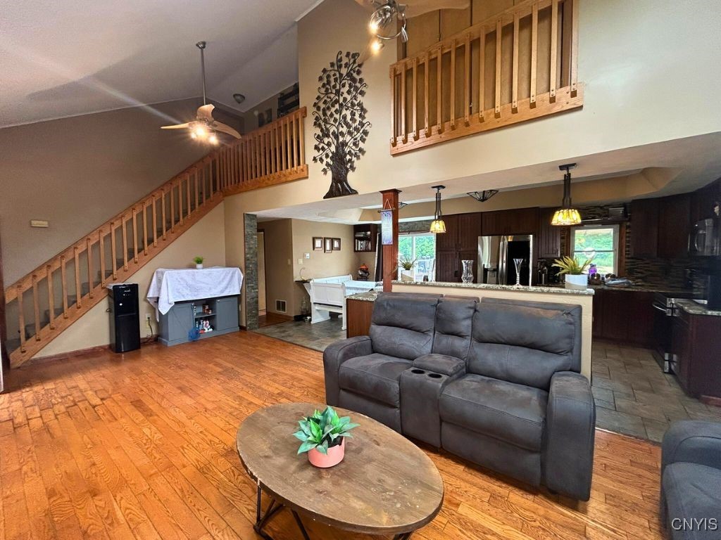 123 Knapps Knolle Road