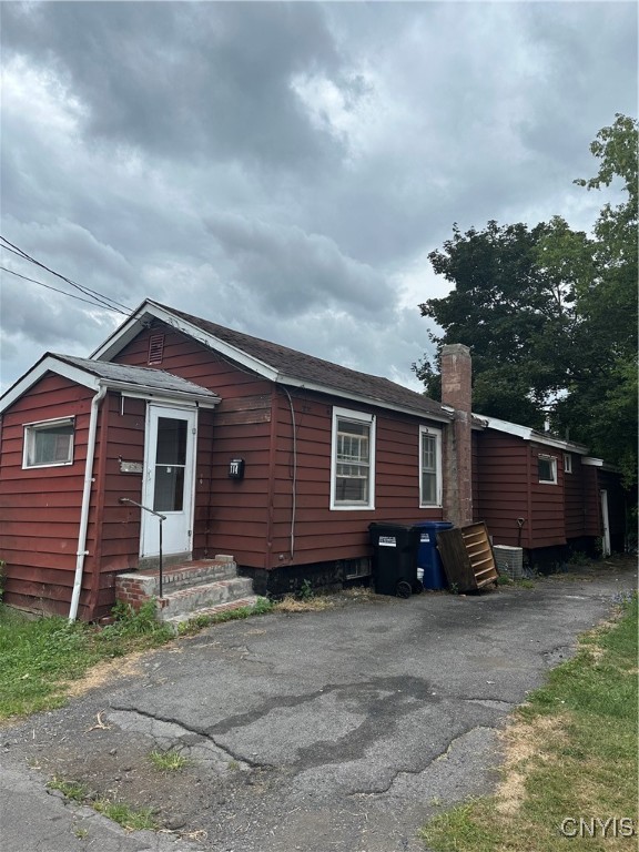 114 Hovey Street