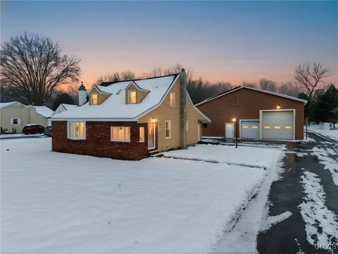 Homes For Sale - 4101 Elmcrest Road<br/> Clay, NY 13090