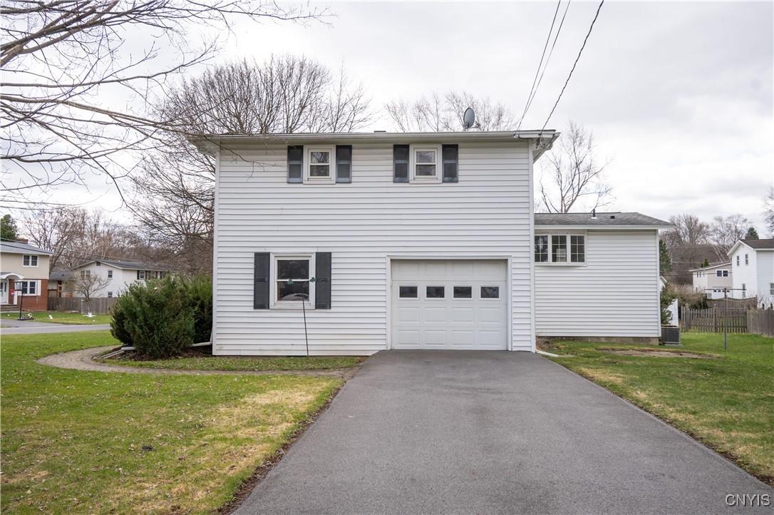110 Locust Lane, Camillus, New York image 4
