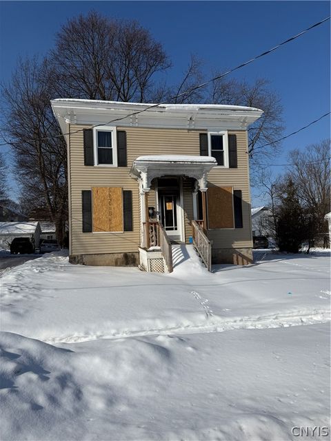 Homes For Sale - 39 Perry Street<br/> Auburn, NY 13021