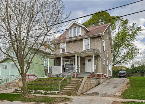 Homes For Sale - 104 Baycliff Drive<br/> Monroe County, Rochester, NY 14609