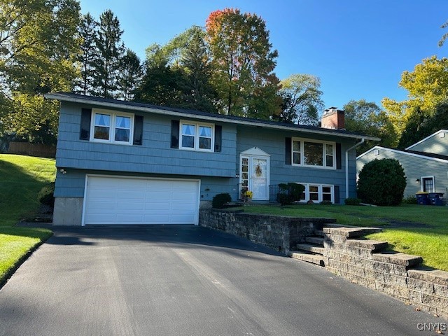 136 Northwood Way, Camillus, New York image 1