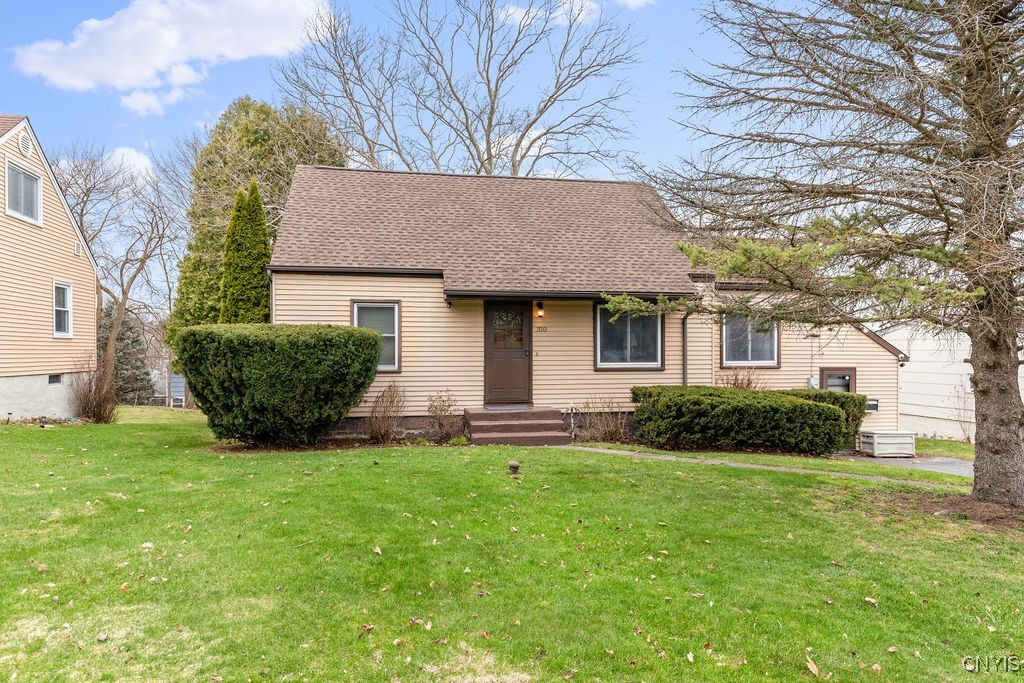310 Glenview Parkway, Camillus, New York image 1