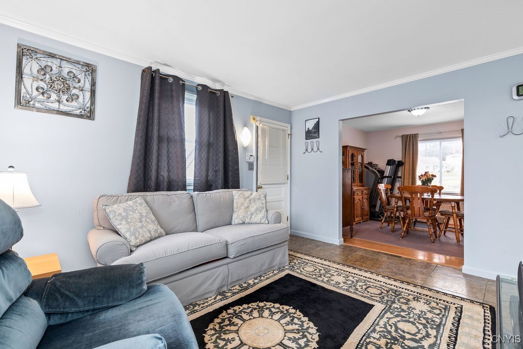 310 Glenview Parkway, Camillus, New York image 15