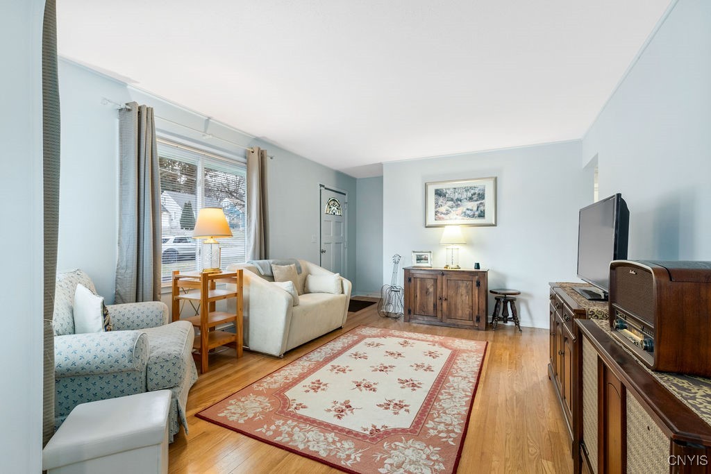 310 Glenview Parkway, Camillus, New York image 10