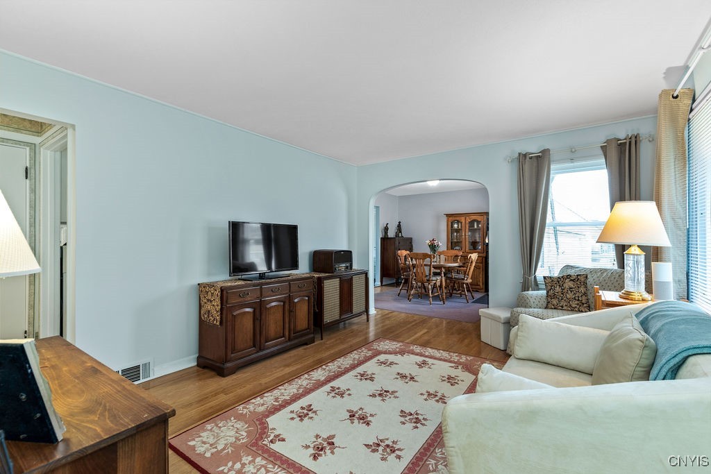 310 Glenview Parkway, Camillus, New York image 9