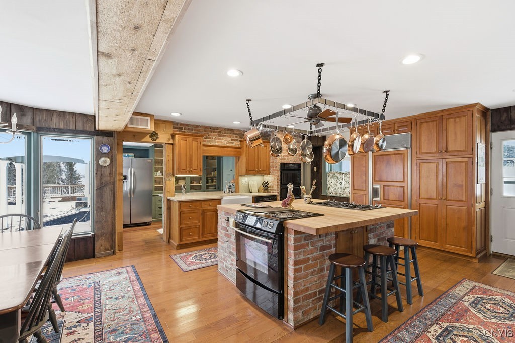 3857 East Road
