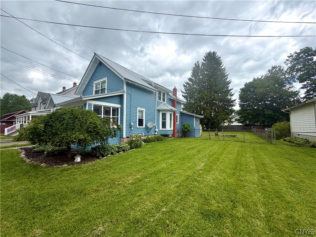 84 Floral Avenue