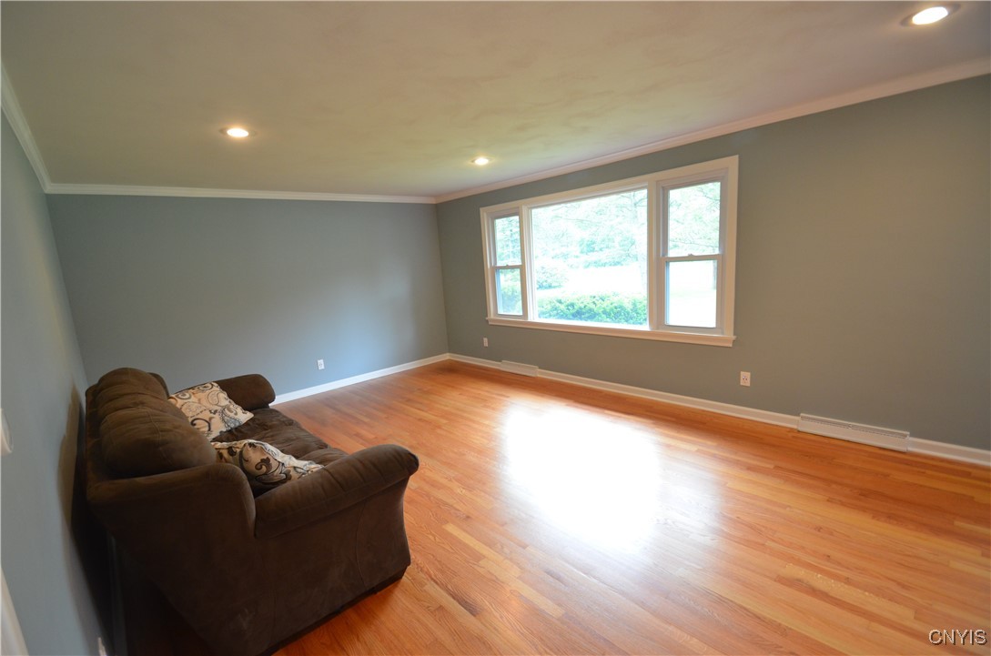 Manlius, New York 13066, United States, 3 Bedrooms Bedrooms, ,1 BathroomBathrooms,Residential,Active,149070