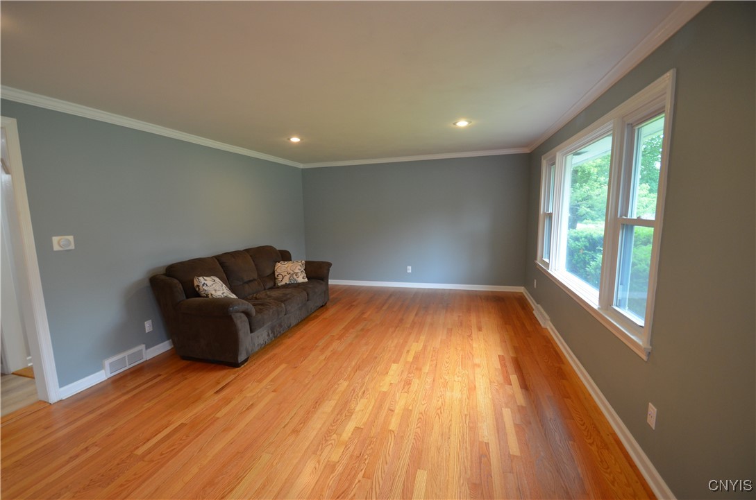 Manlius, New York 13066, United States, 3 Bedrooms Bedrooms, ,1 BathroomBathrooms,Residential,Active,149070