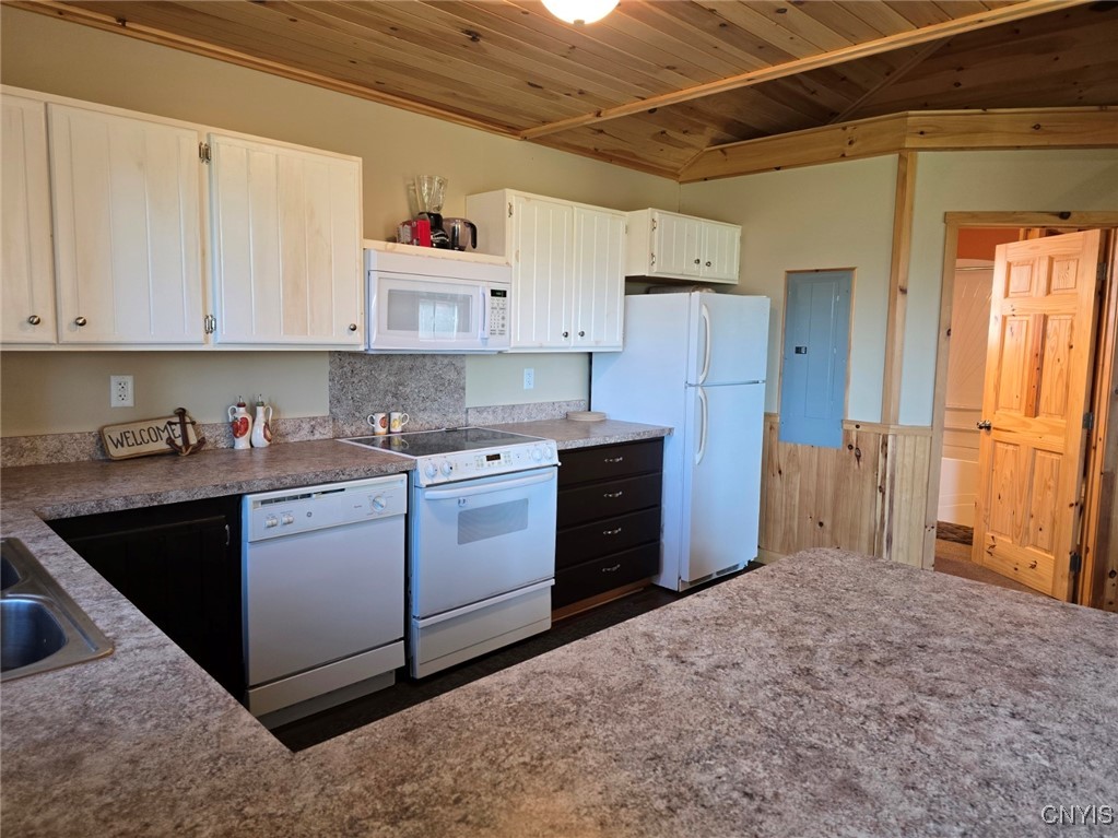 594 Wapoos Path, Elbridge, New York image 13
