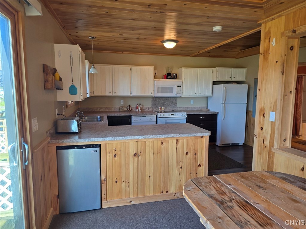 594 Wapoos Path, Elbridge, New York image 12